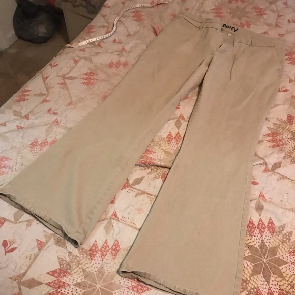 Pants - 🤑5/$25🤑 Delias’s “Perry” Khaki Pants Size 15/16
